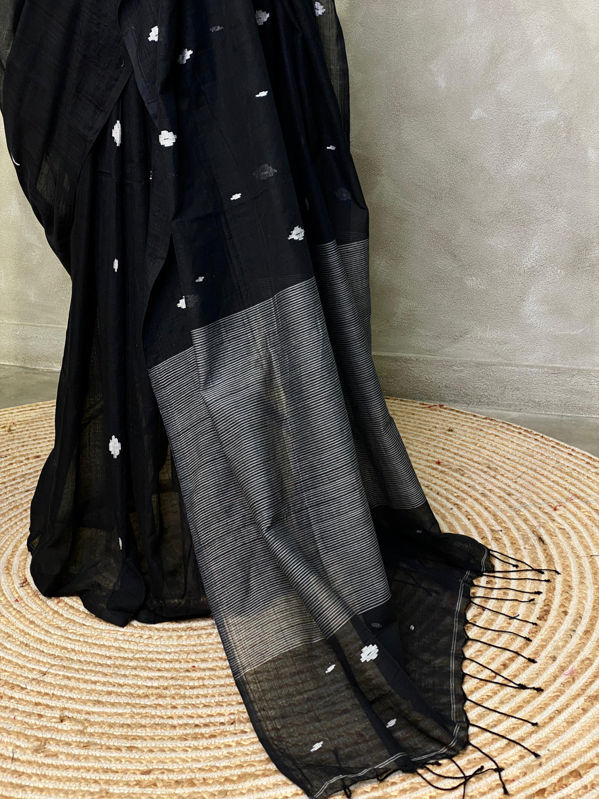 Handloom khadi cotton saree in black - PKHADI2