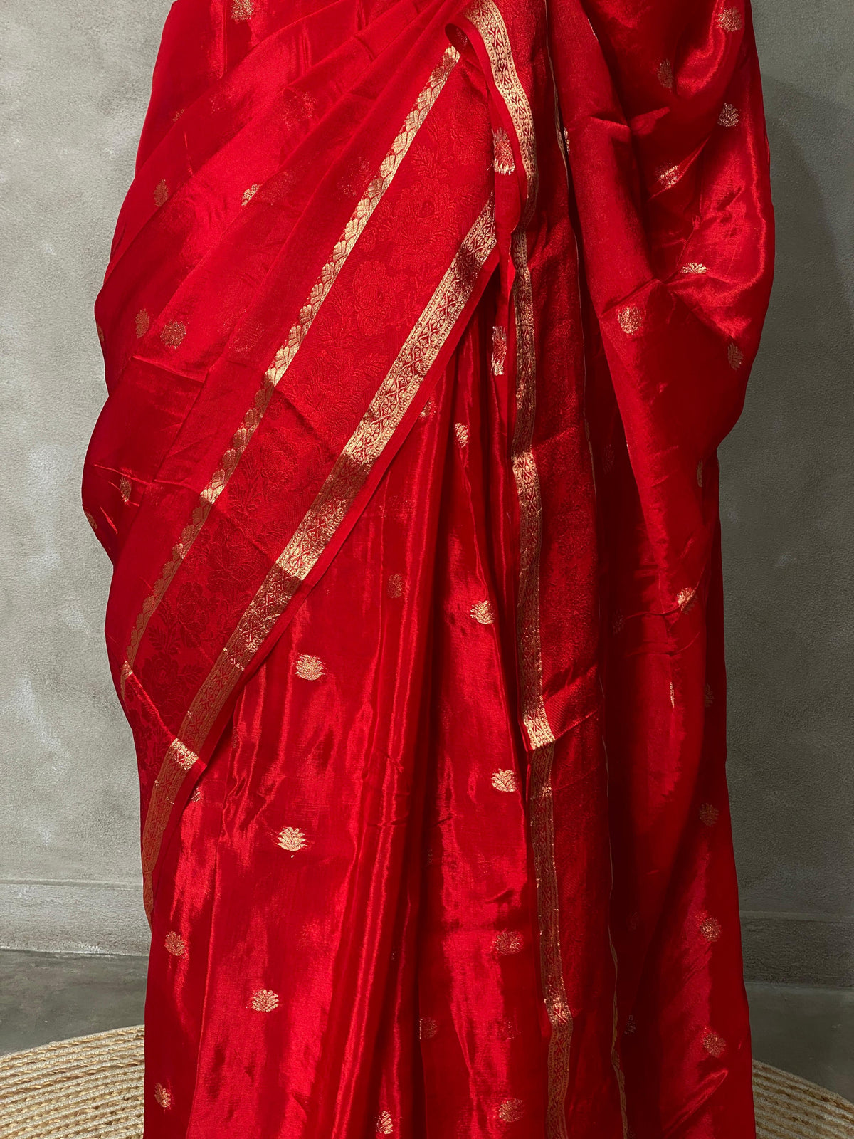 Red pure crepe Saree - PSG03