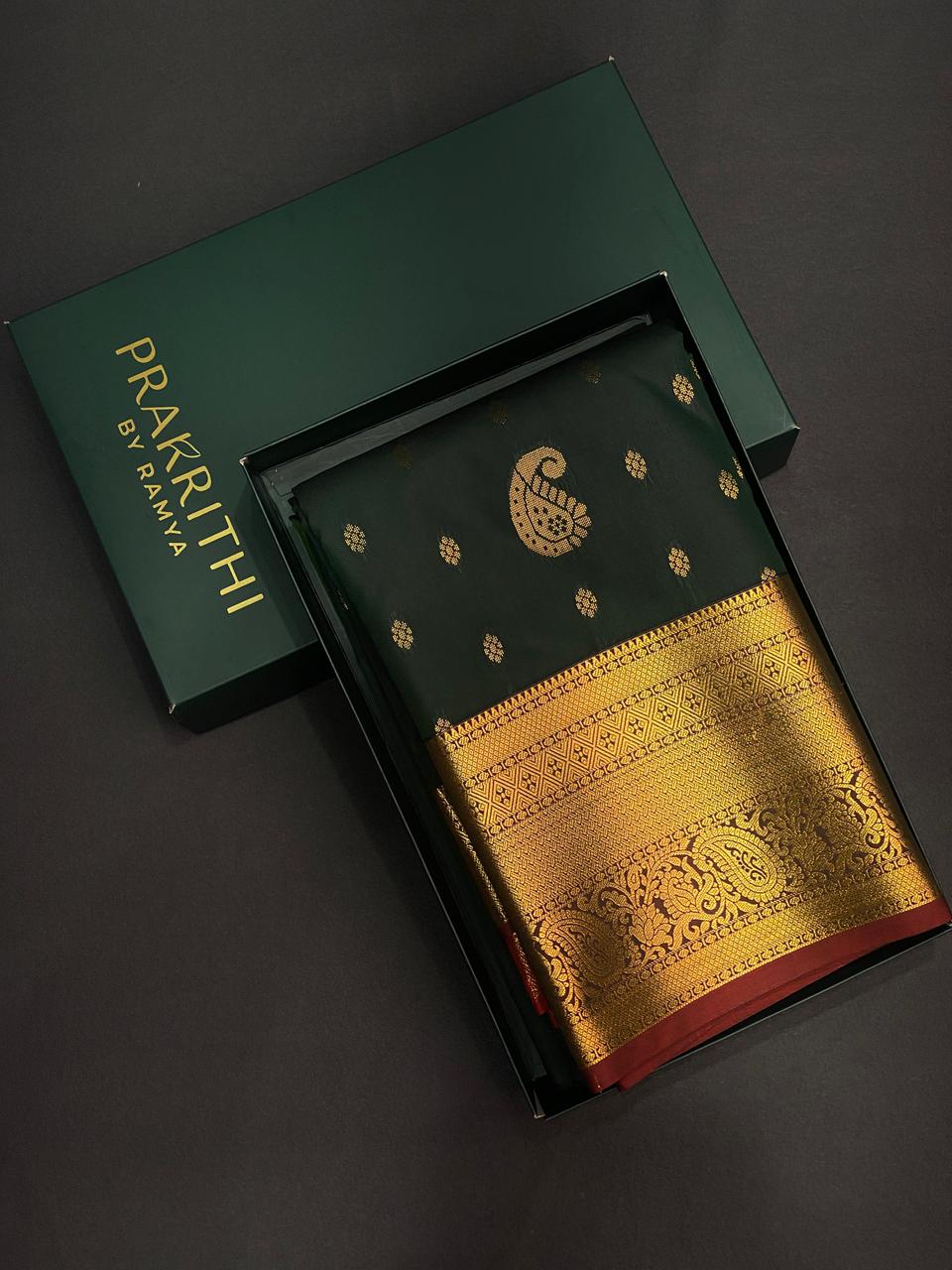 Dark green and maroon Kanchipuram Silk saree - PPSILKa