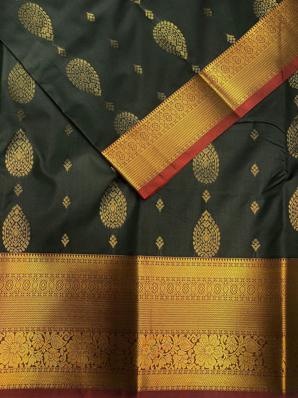 Dark Green and maroon Kanchipuram Silk saree - PPSILKe