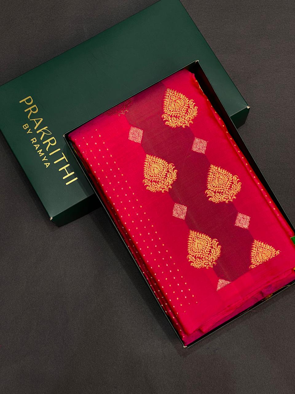 Magenta and parrot green Pure Kanchipuram Silk saree - PPSILK14