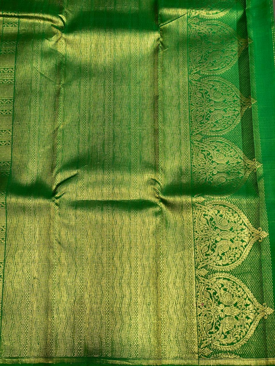 Magenta and parrot green Pure Kanchipuram Silk saree - PPSILK14