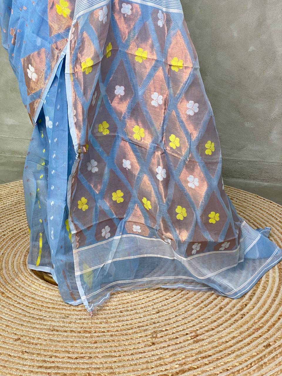 Cotton jamdani saree in white- PSCJ16A