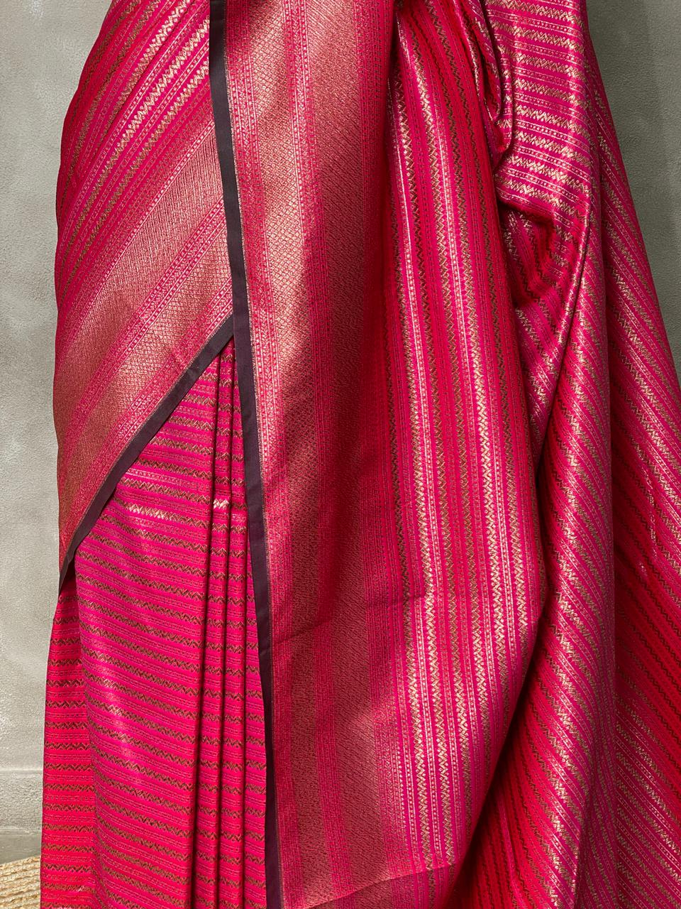 Rani pink Semi katan Banarasi silksaree - PSB07f