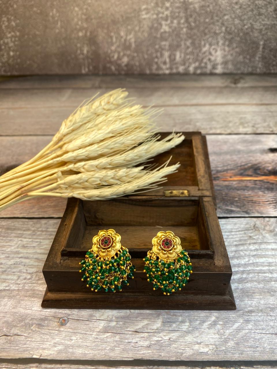 Antique stud -JWE26A