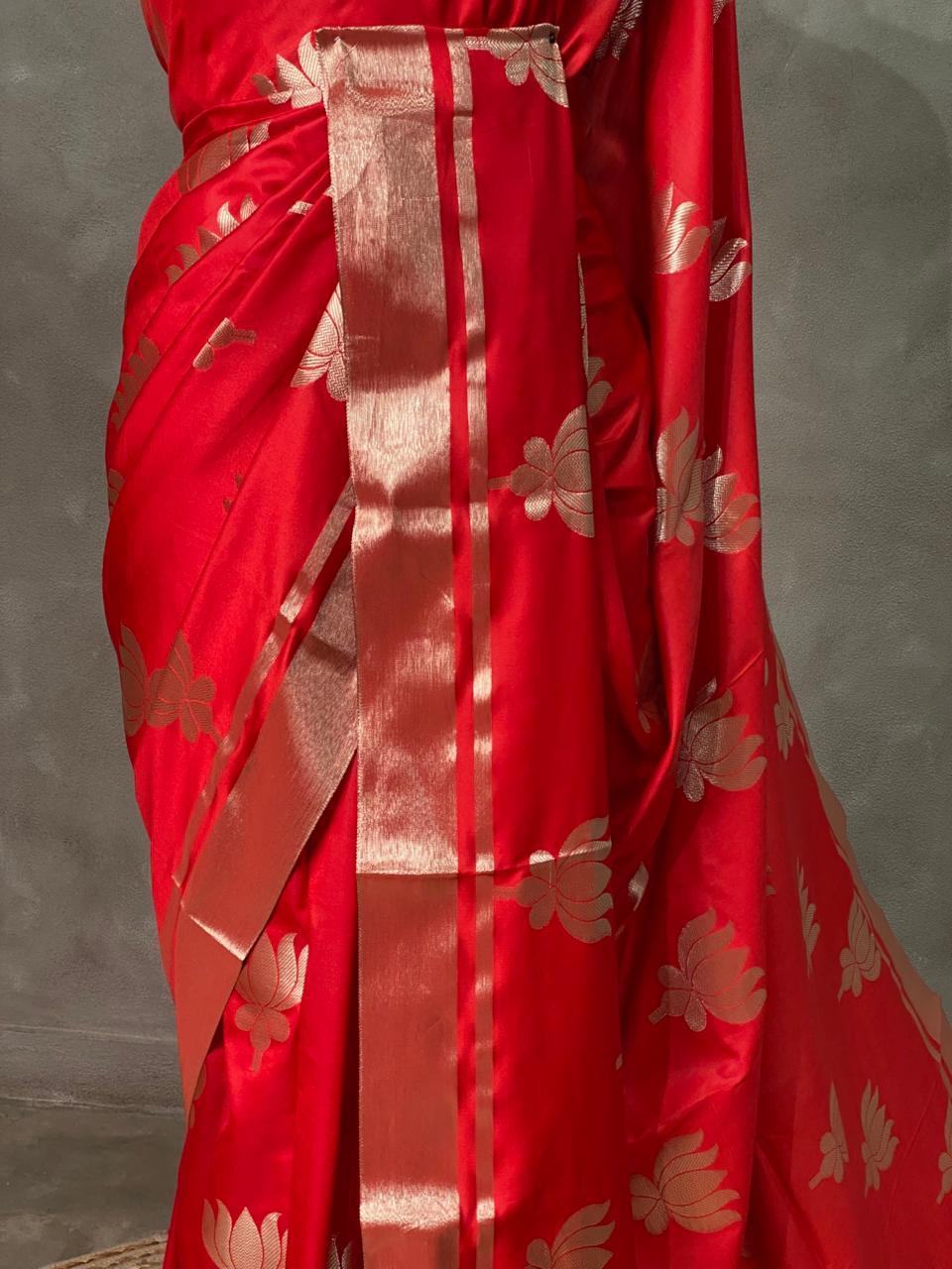 Red semi banarasi saree -PIH21LF