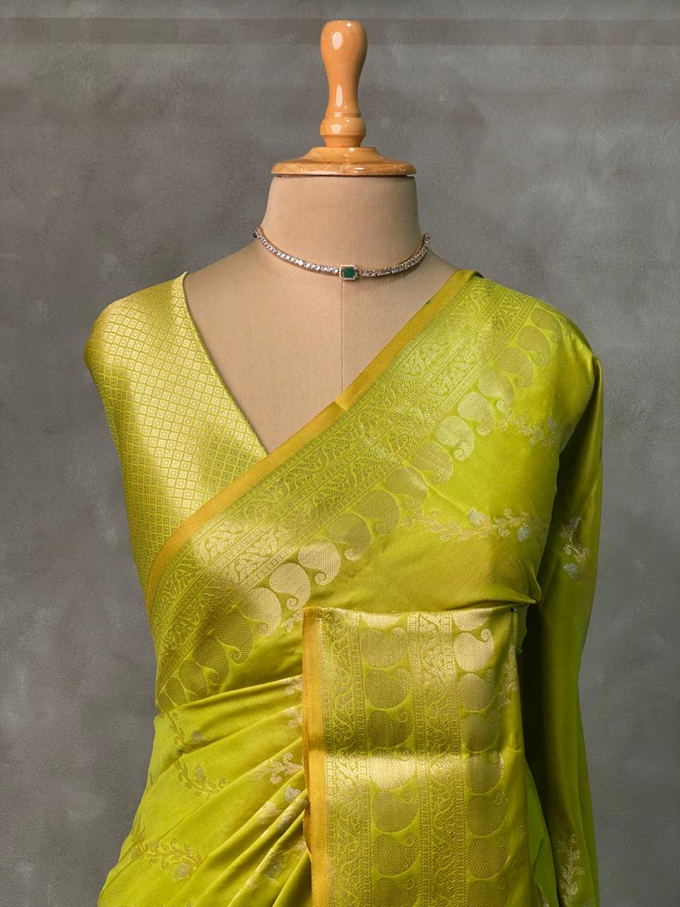 Parrot green banarasi silk saree - PIH32