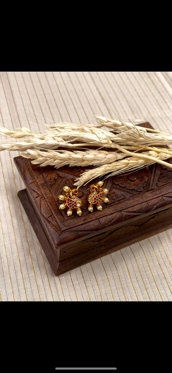 Antique stud -JWE42B