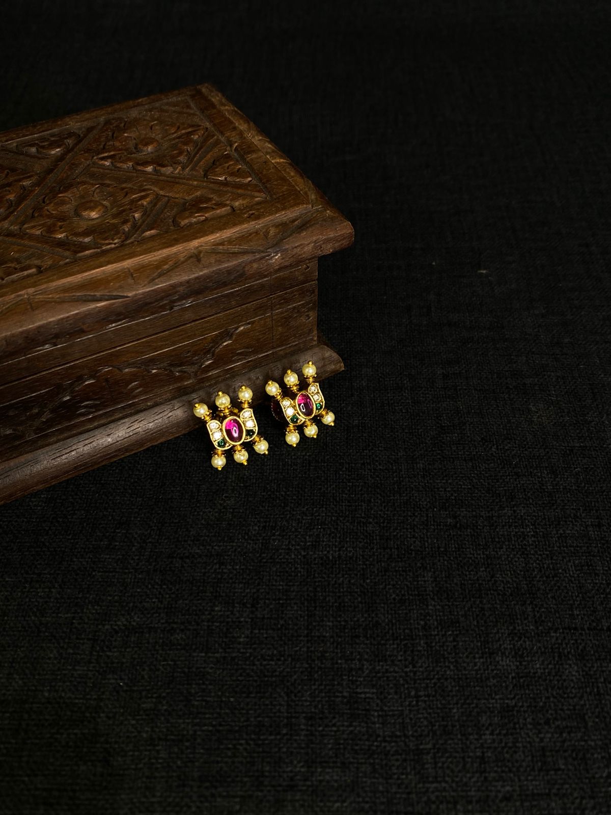 Antique stud -JWE42D
