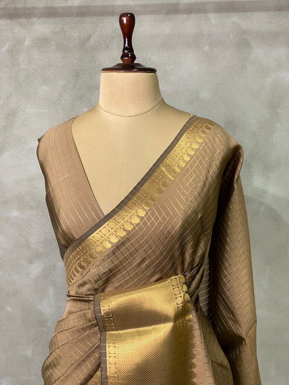Chicku banarasi silksaree - RUK2A