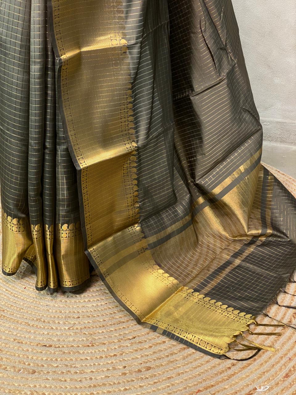 Deep Olive green banarasi silksaree - RUK2E