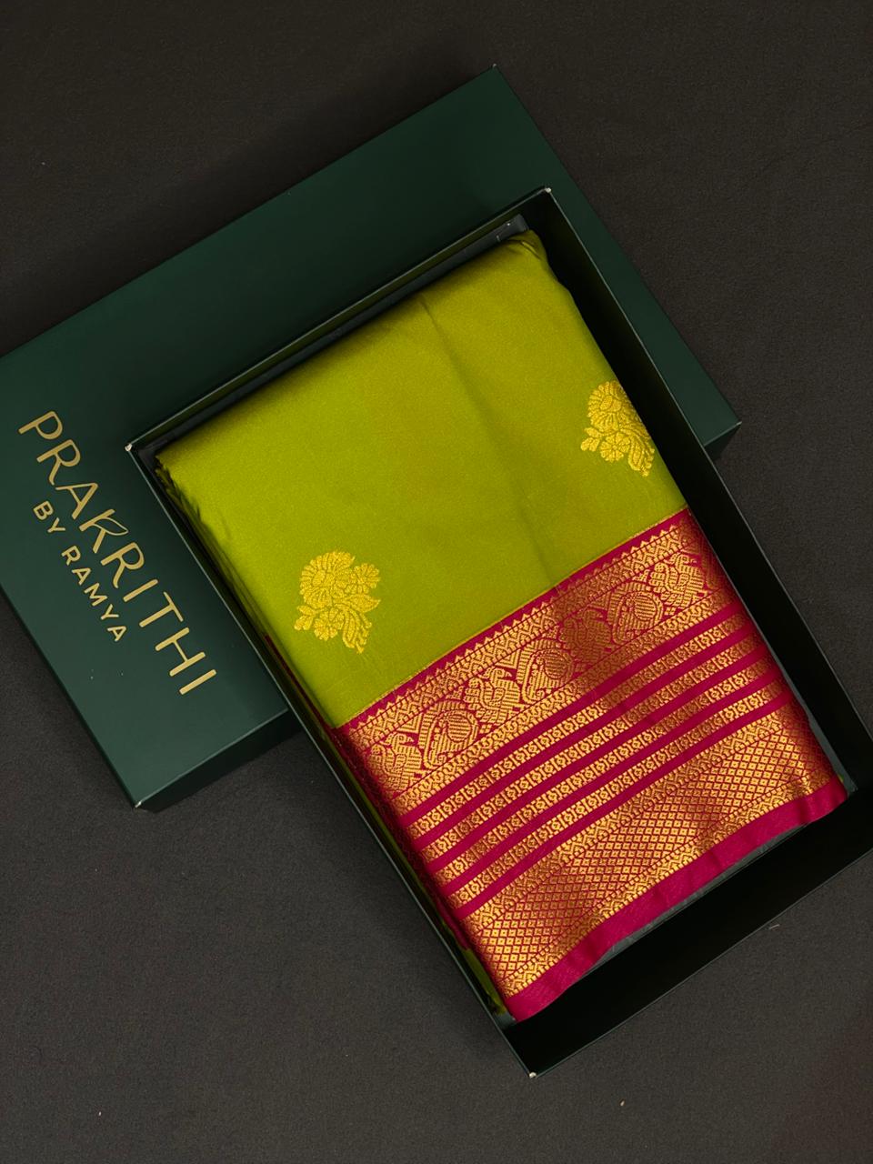 Parrot Green and Magenta kanchipuram silk saree- PSSR238