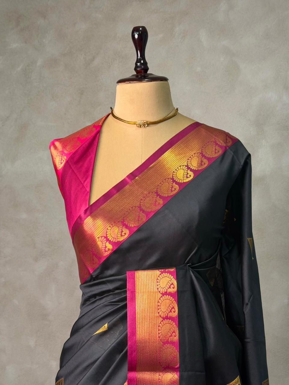 Black and magenta semi kanchipuram soft silk saree - PSSN174