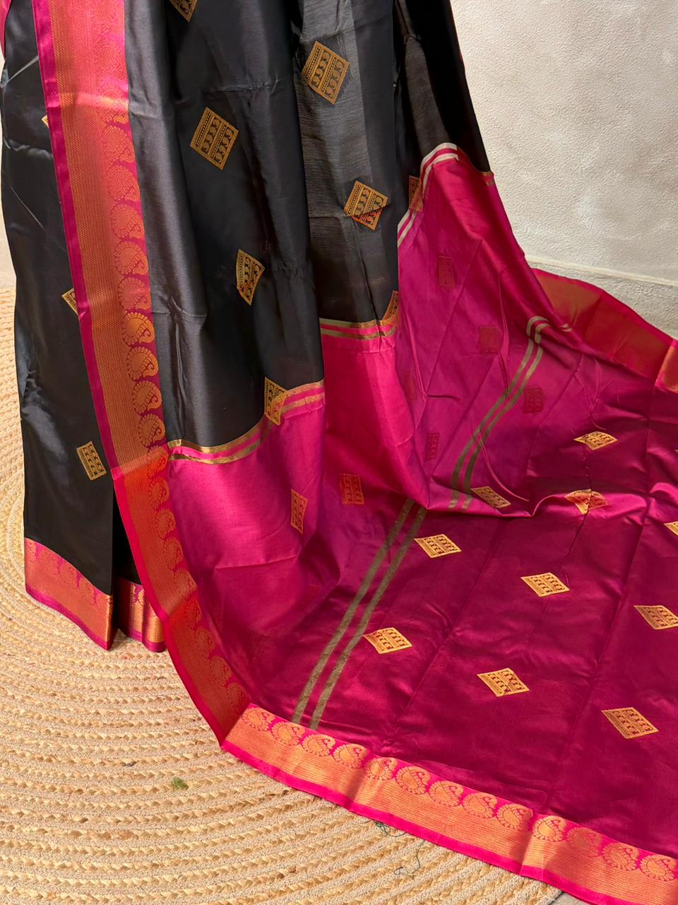 Black and magenta semi kanchipuram soft silk saree - PSSN174