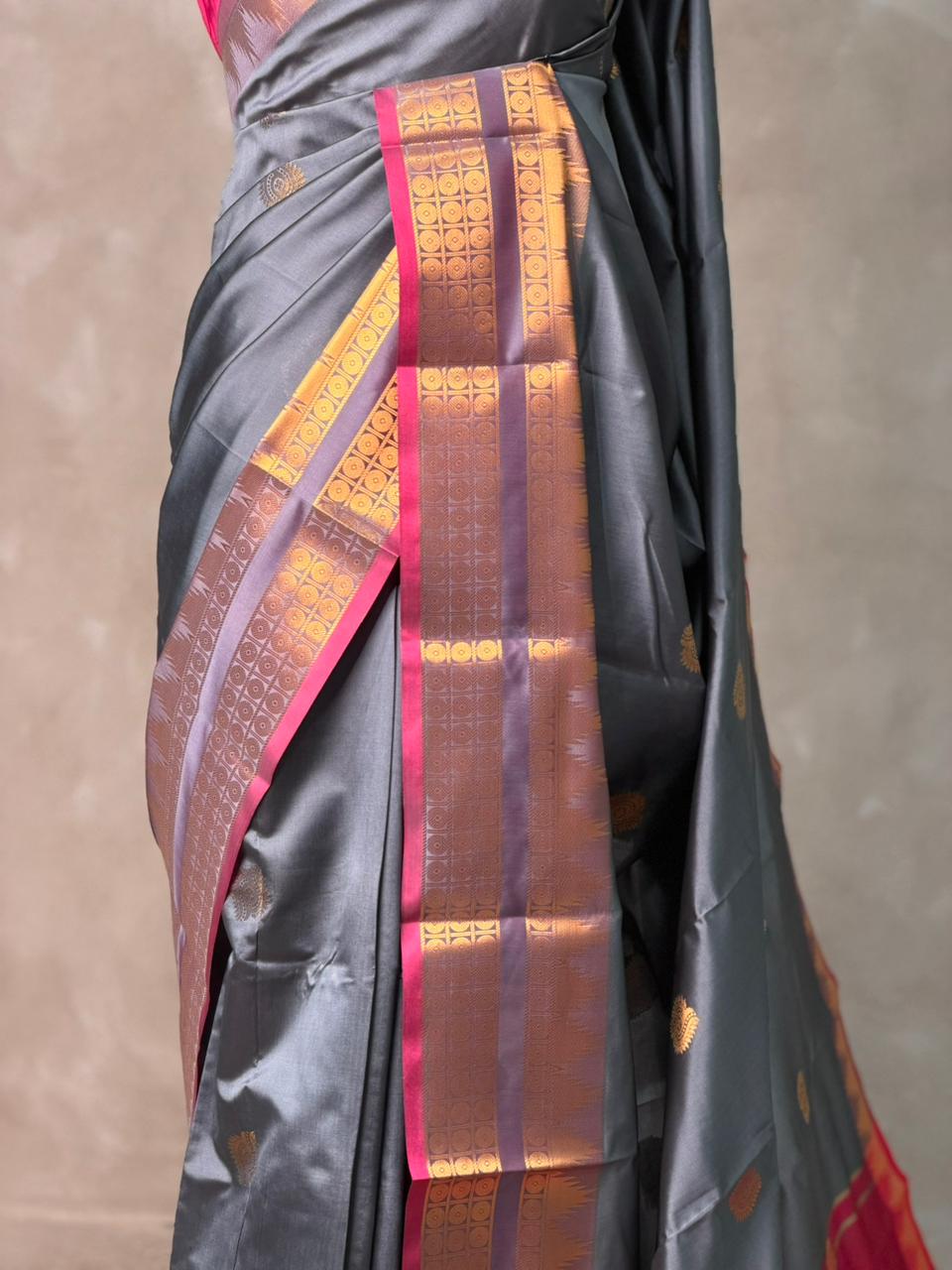 Grey and Magenta semi kanchipuram soft silk saree - PSSN195