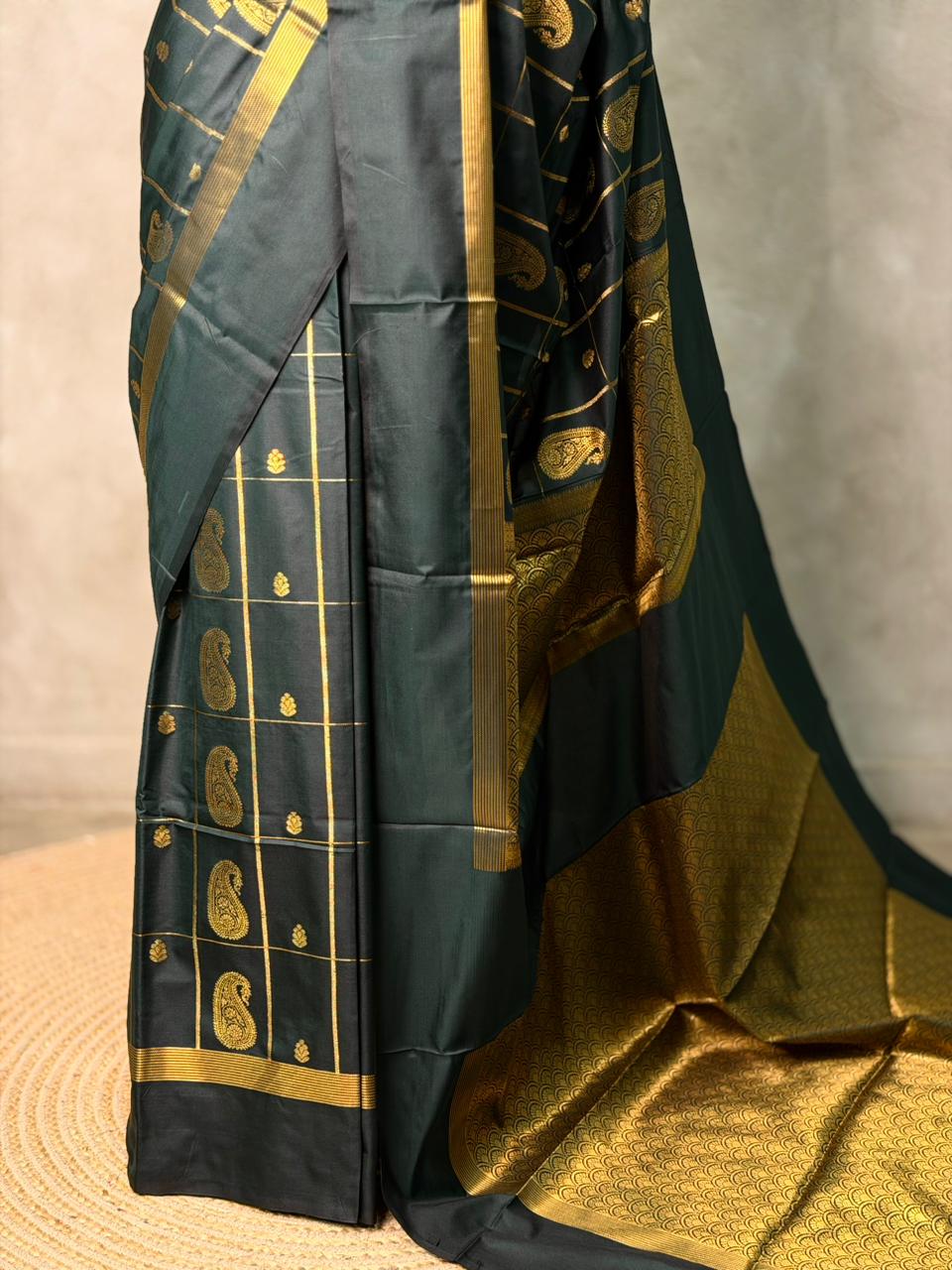 Bottle Green Banarasi silk saree - GAL3A