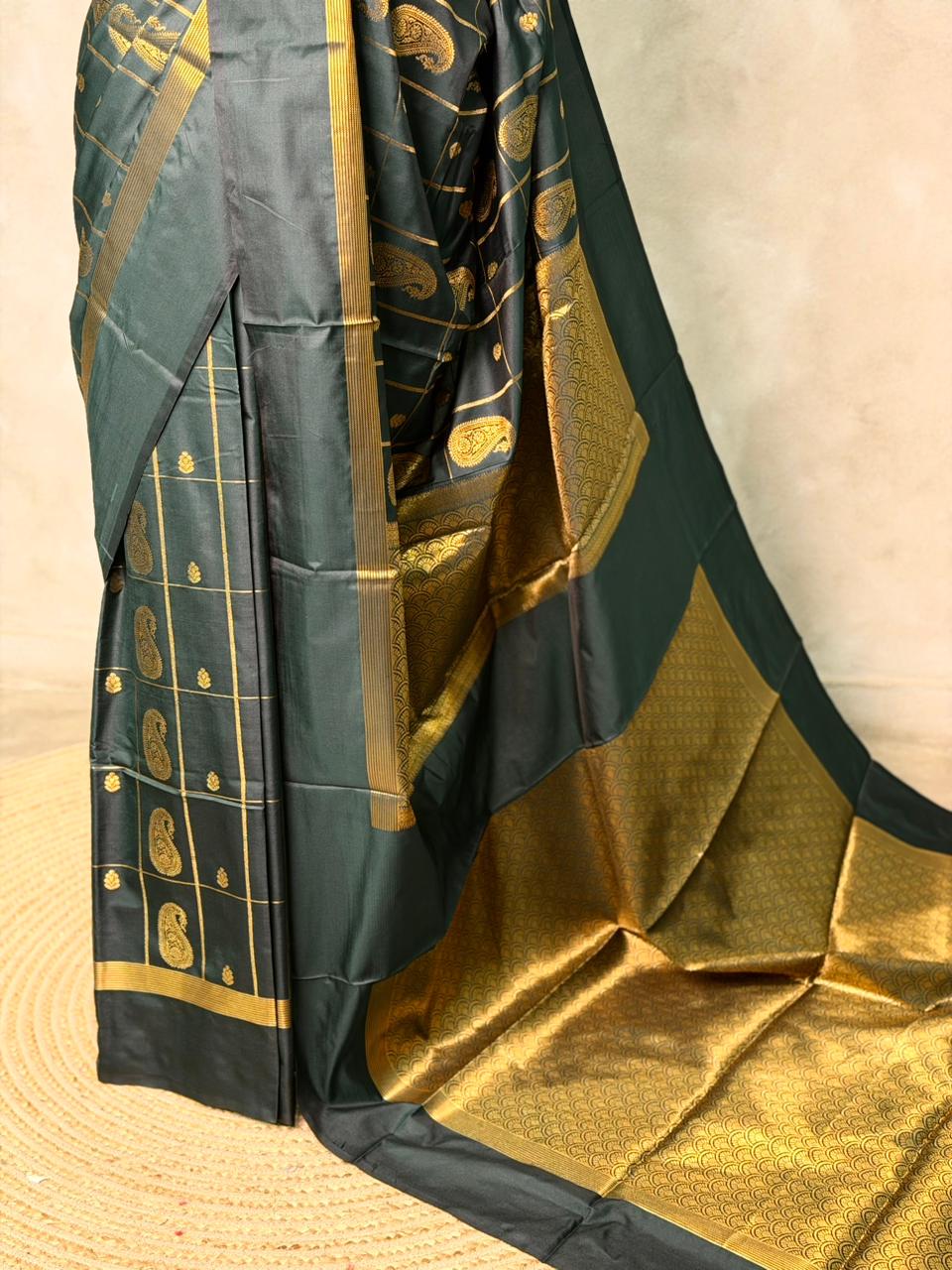 Bottle Green Banarasi silk saree - GAL3A