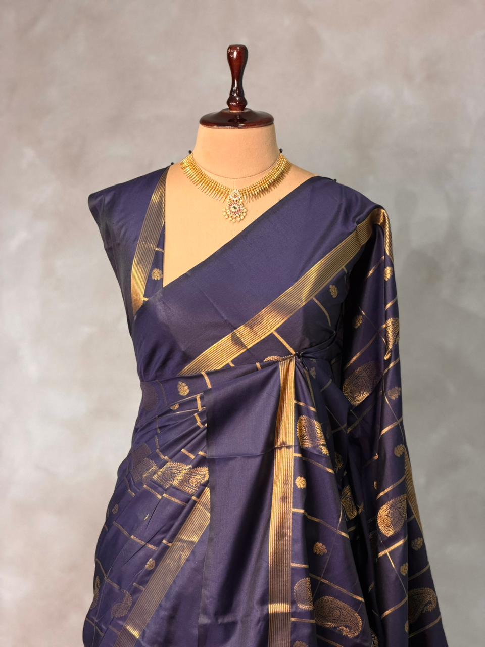 Navy Blue Blue Banarasi silk saree - GAL3C