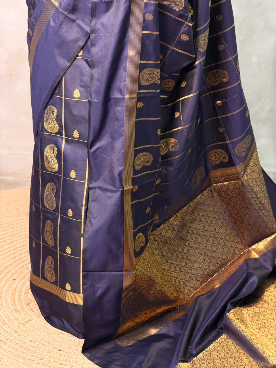 Navy Blue Blue Banarasi silk saree - GAL3C