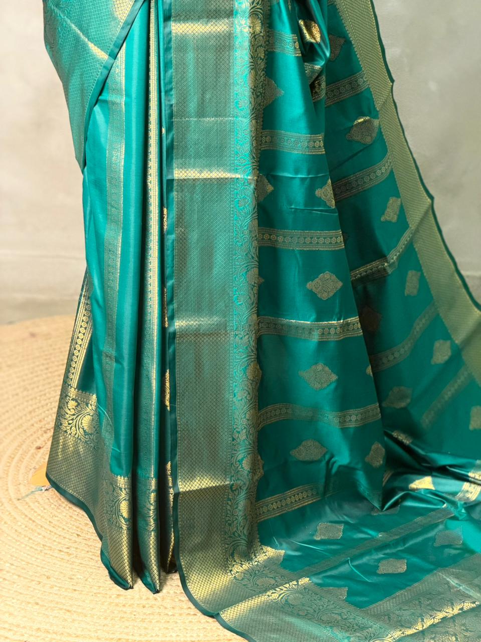 Peacock blue Banarasi silk saree - GAL5D