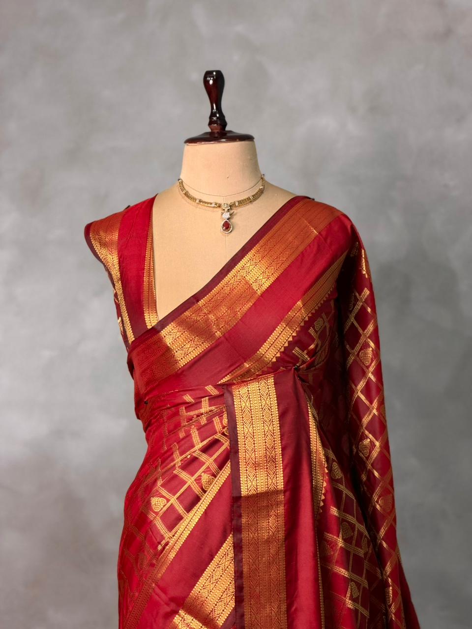 Maroon Red Banarasi silk saree - GAL6C