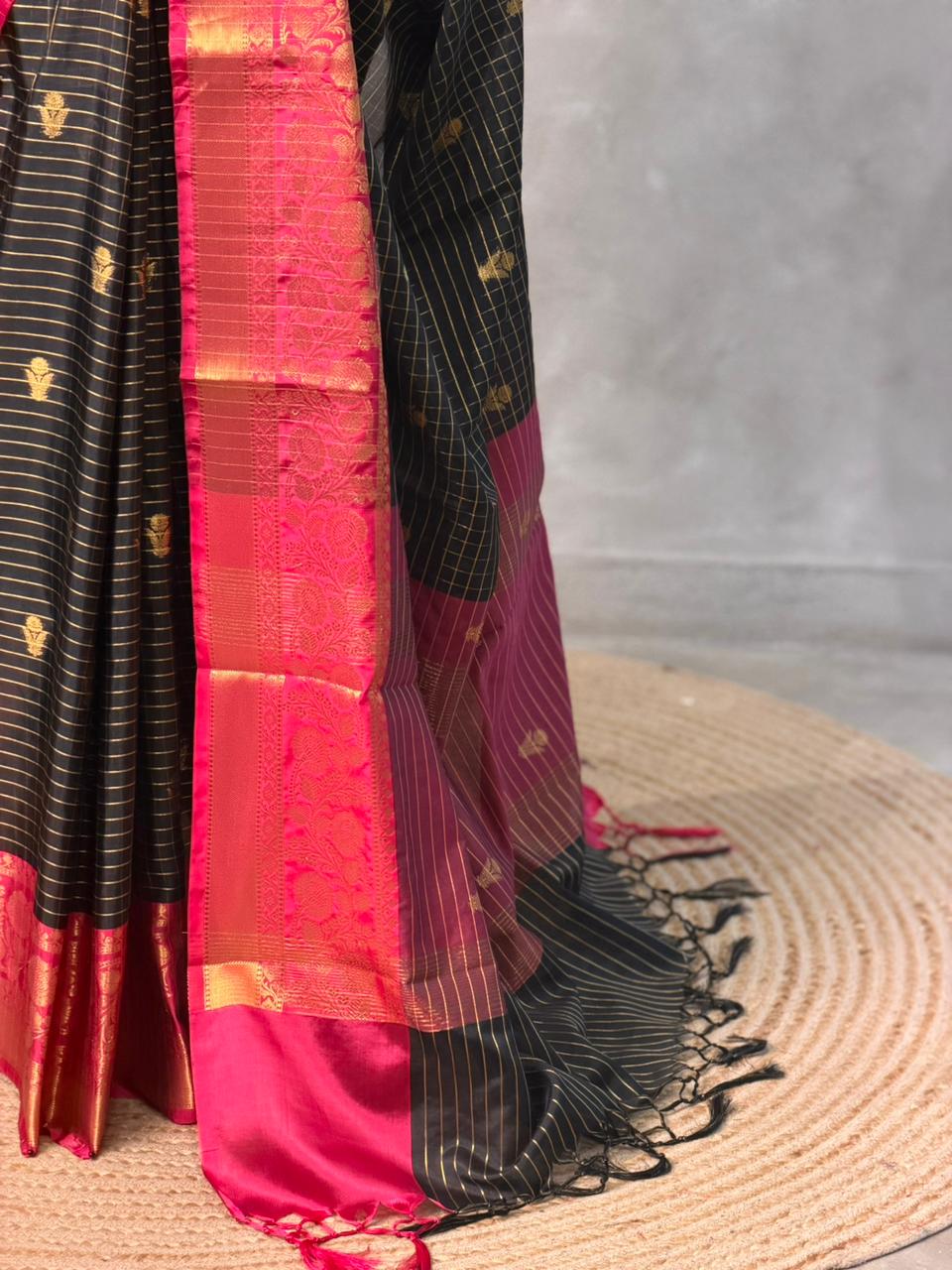 Black and Magenta semi Banarasi silk saree -MPS45A