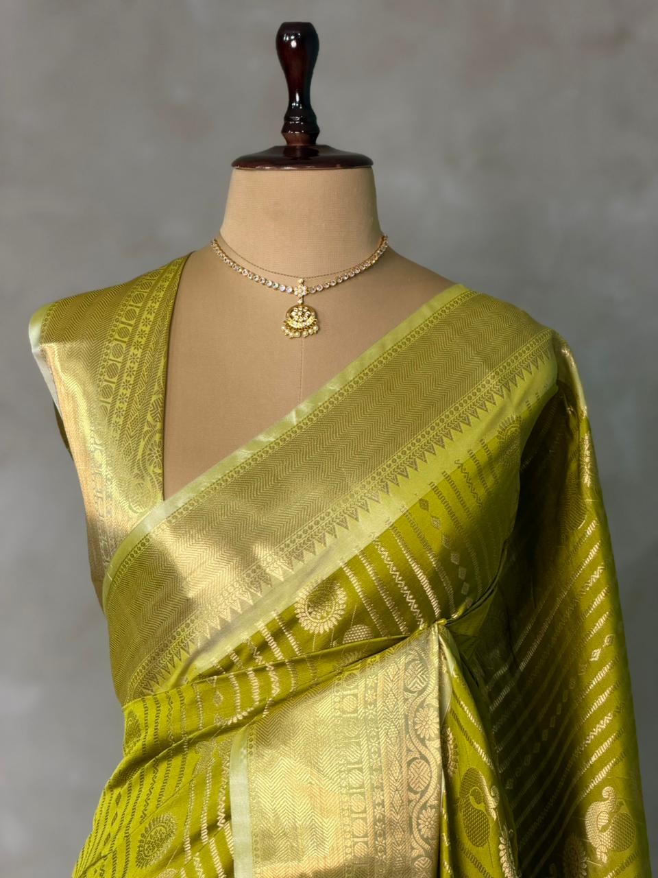Green banarasi silksaree -LZ8H