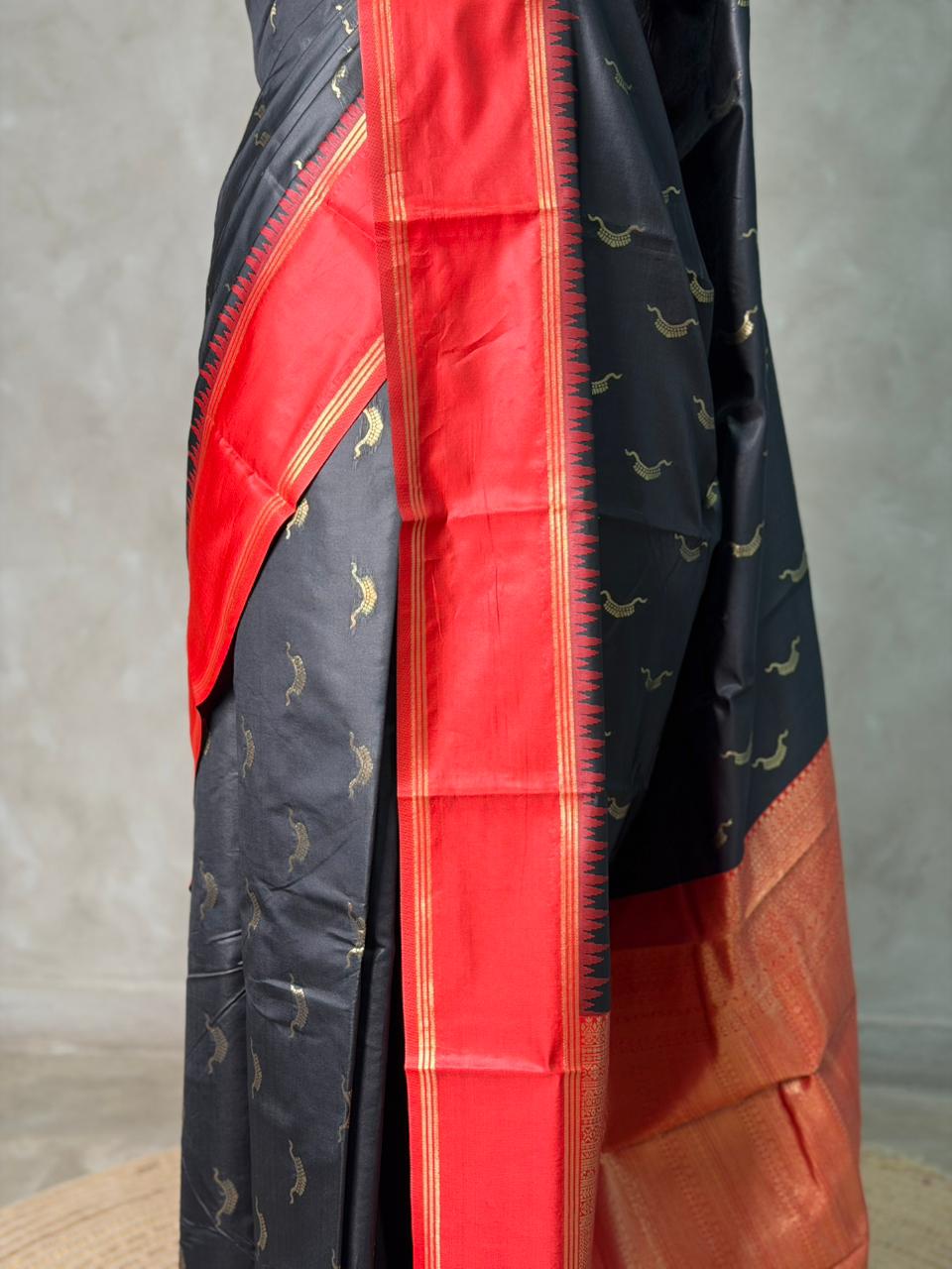 Black and Red silk saree - PBR22E