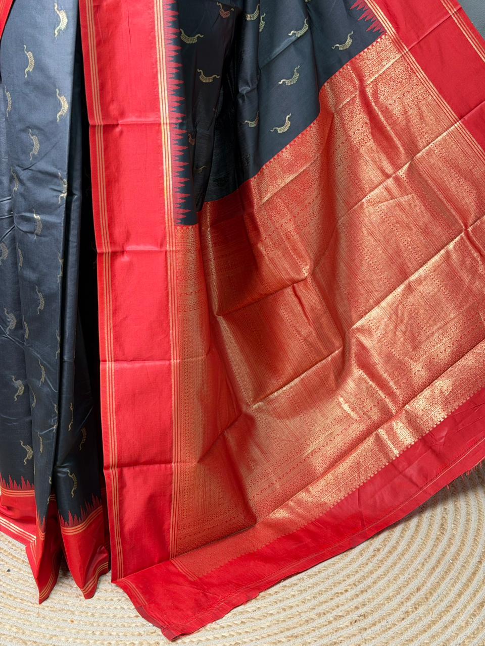 Black and Red silk saree - PBR22E