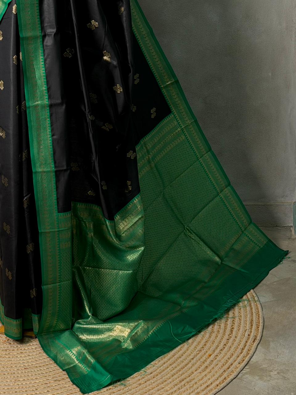 Black and Green silk saree - PBR23C