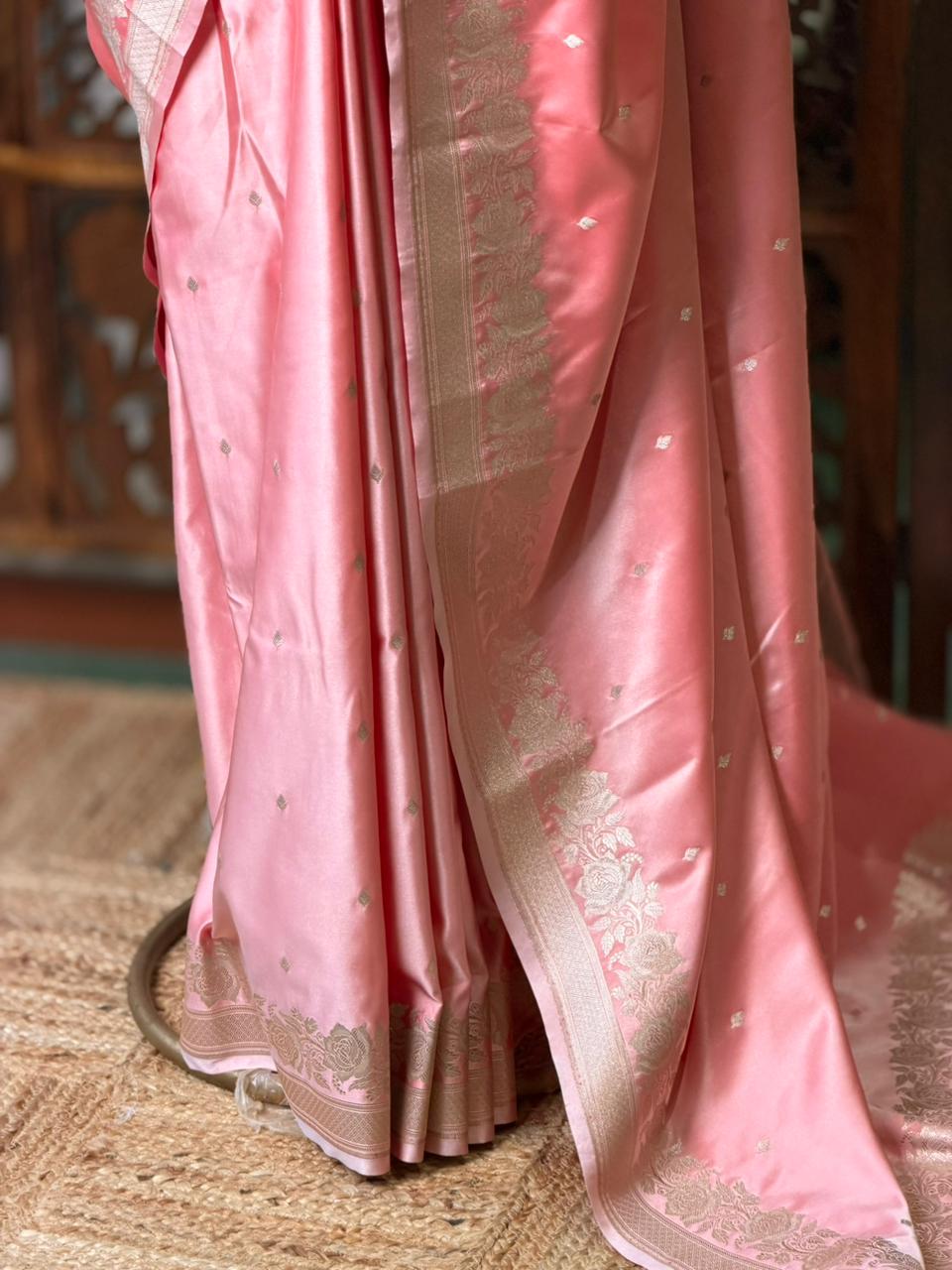 Pink pure zatin Banarasi silk saree - RAZ2