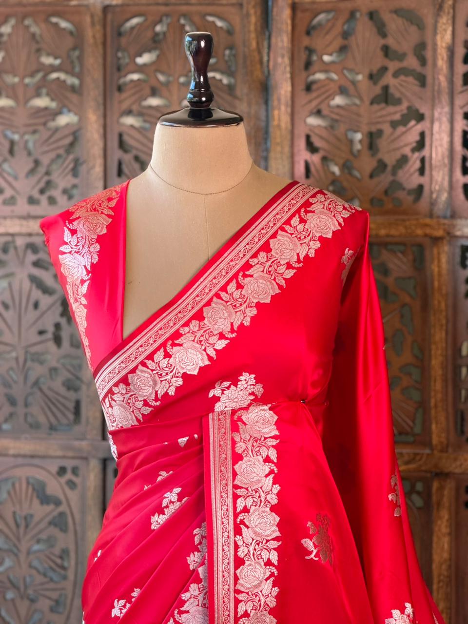 Red pure zatin Banarasi silk saree - RAZ1
