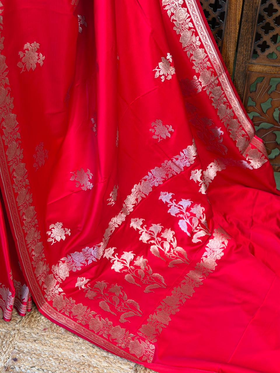 Red pure zatin Banarasi silk saree - RAZ1