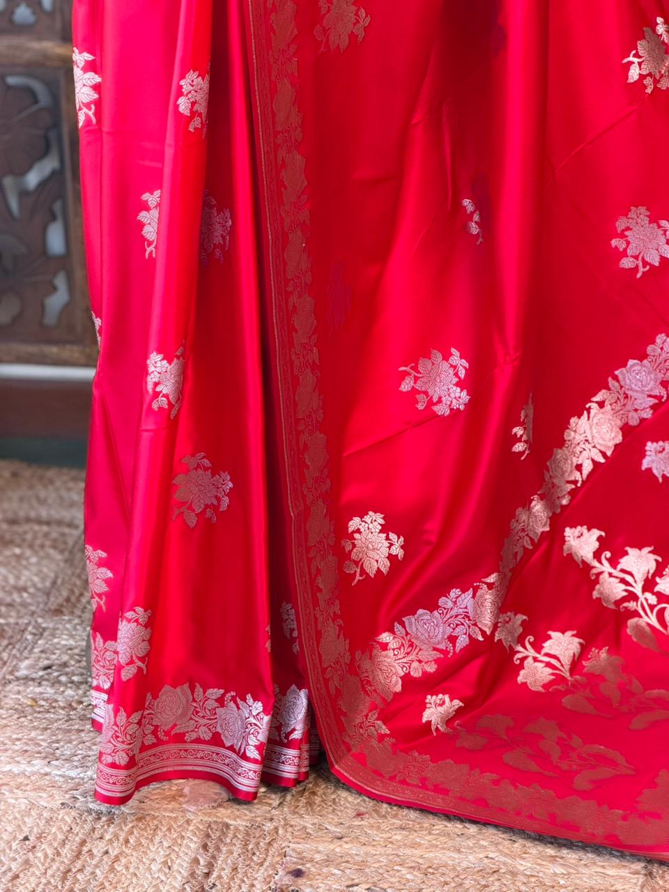 Red pure zatin Banarasi silk saree - RAZ1