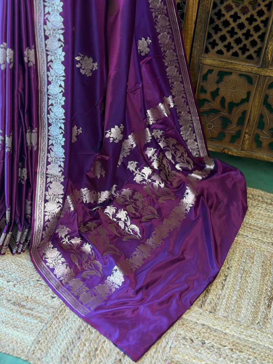 Violet pure zatin Banarasi silk saree - RAZ1A