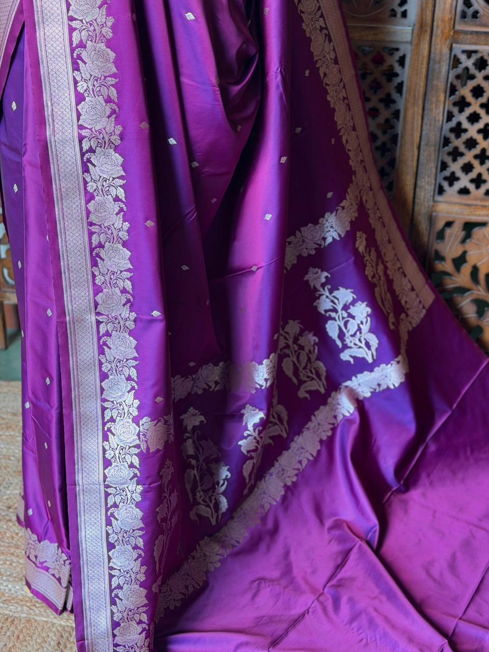 Violet pure zatin Banarasi silk saree - RAZ2E