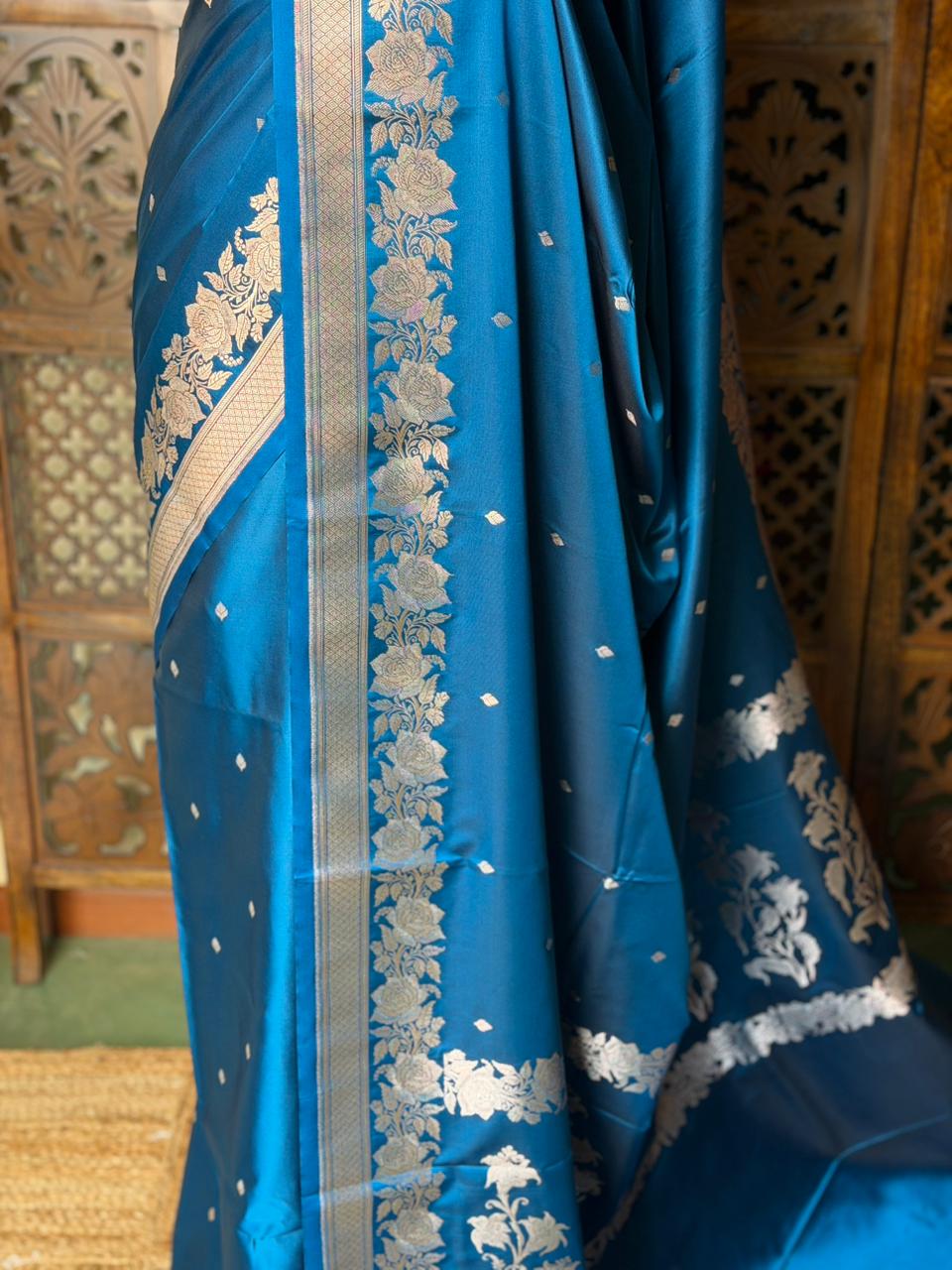 Blue pure zatin Banarasi silk saree - RAZ2F
