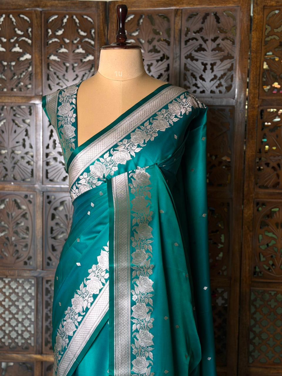 Peacock Green pure zatin Banarasi silk saree - RAZ2H