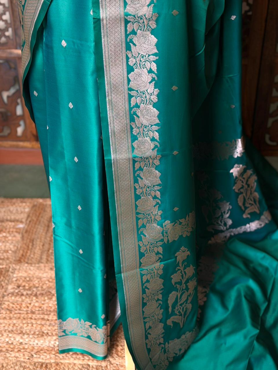 Peacock Green pure zatin Banarasi silk saree - RAZ2H