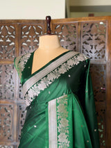 Dark green pure zatin Banarasi silk saree - RAZ2K