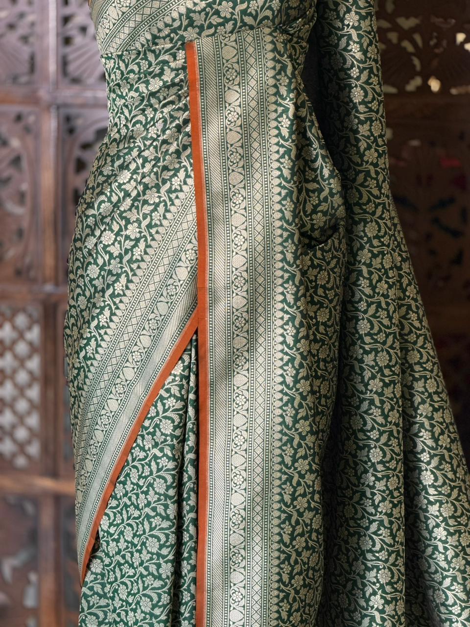 Bottle green Katan Banarasi silk saree - RAZ3C