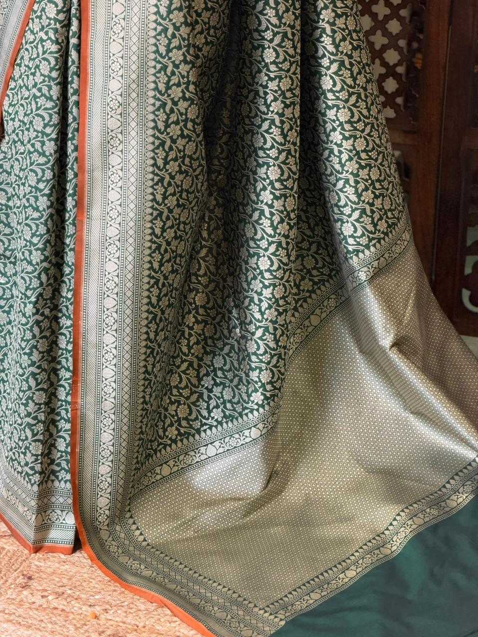 Bottle green Katan Banarasi silk saree - RAZ3C