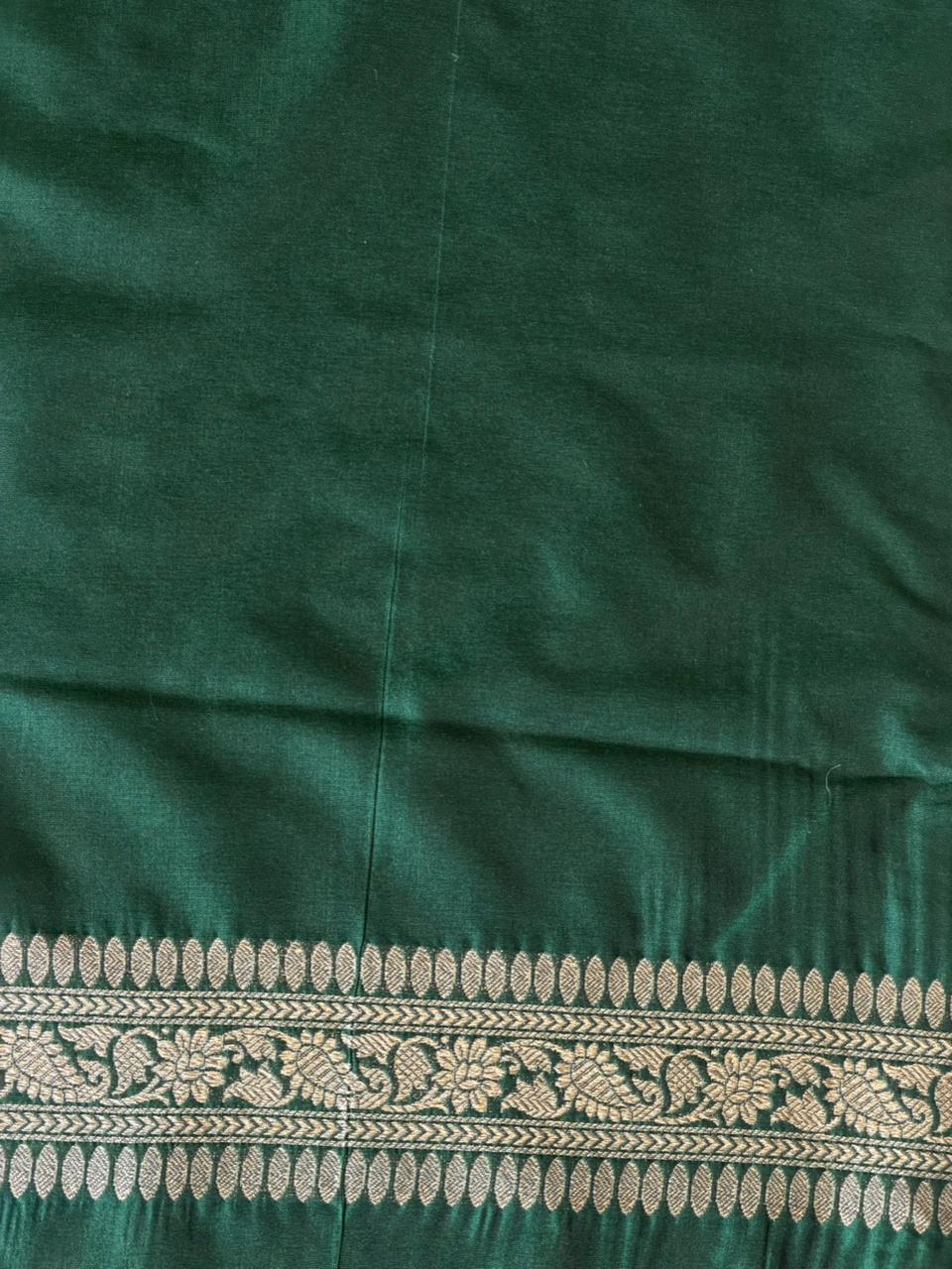 Dark Green Katan Banarasi silk saree - RAZ3F