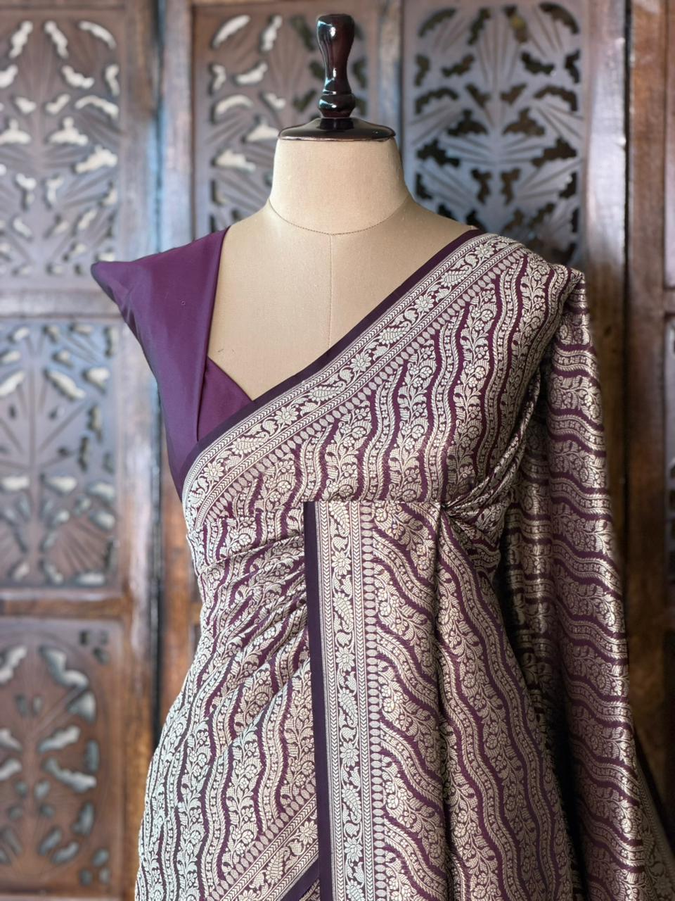 Deep Purple Katan Banarasi silk saree - RAZ3H