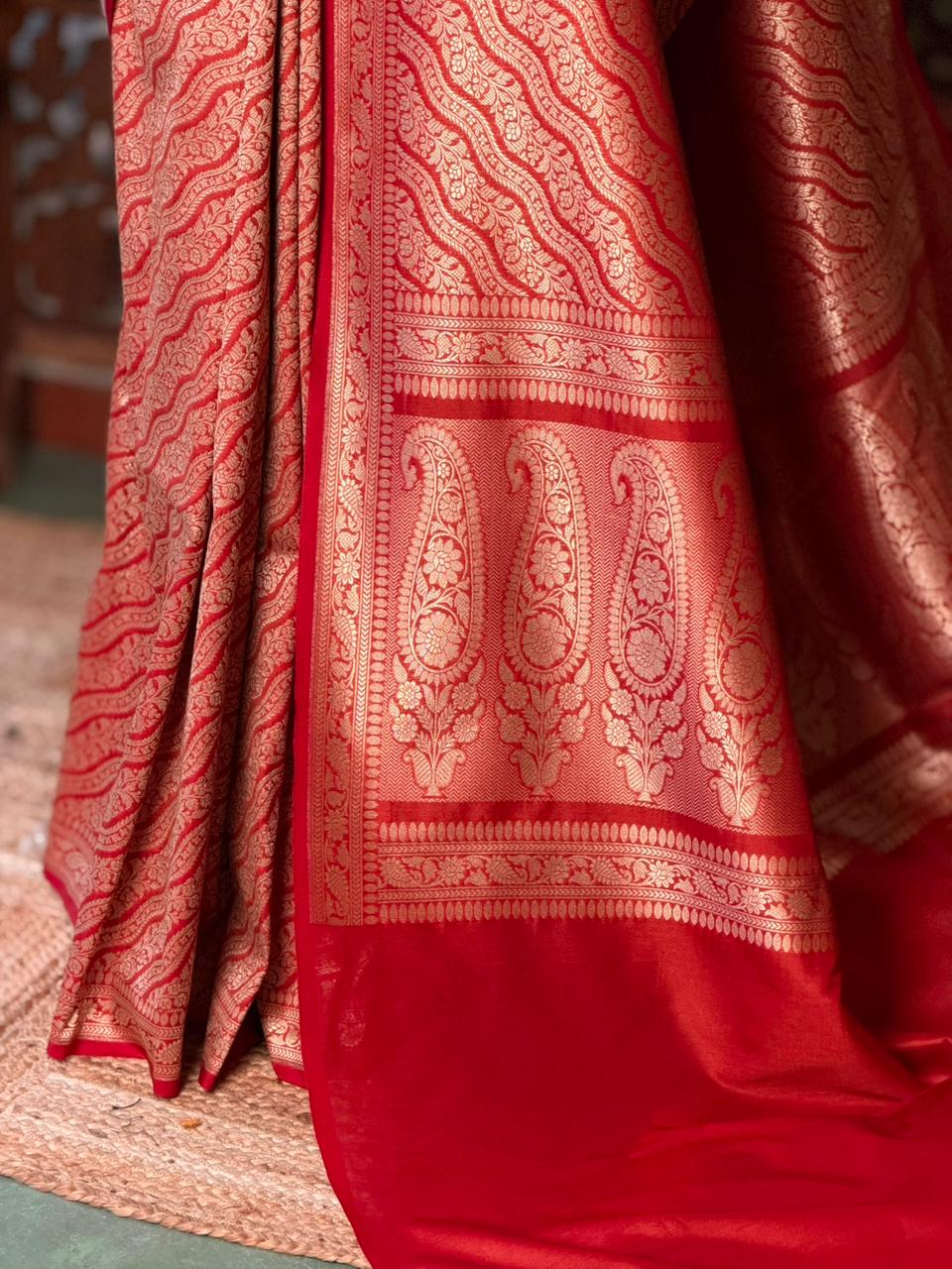 Red Katan Banarasi silk saree - RAZ3J