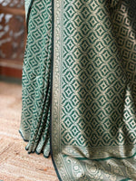 Dark Green Katan Banarasi silk saree - RAZ3W
