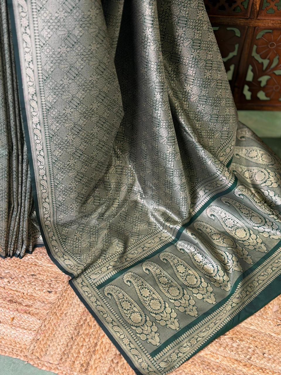 Dark Green Katan Banarasi silk saree - RAZ3Q