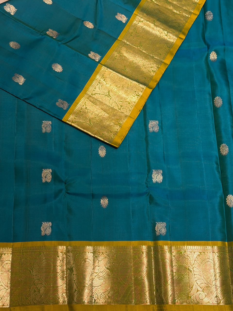 Peacock blue and Olive Green Pure Vintage Kanchipuram Silk saree - PPUREN3