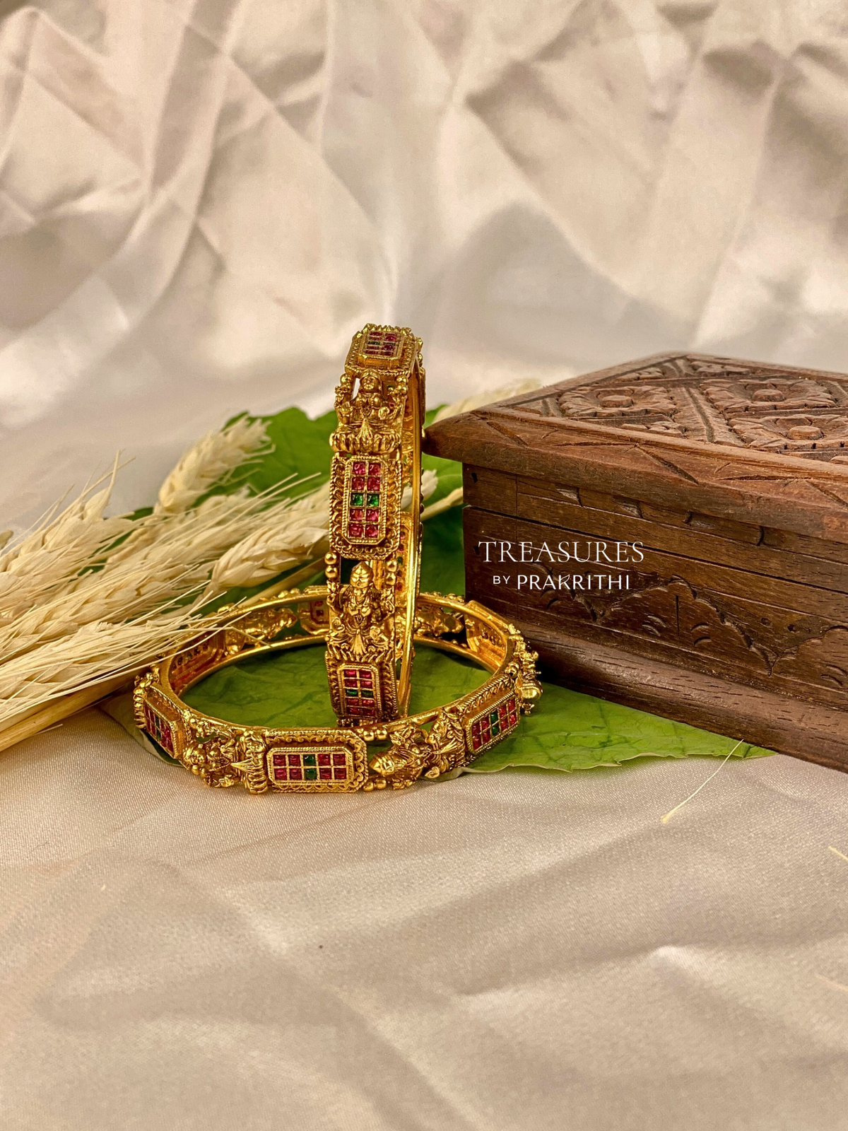 lakshmi stone bangle- JB8(size 2.8)
