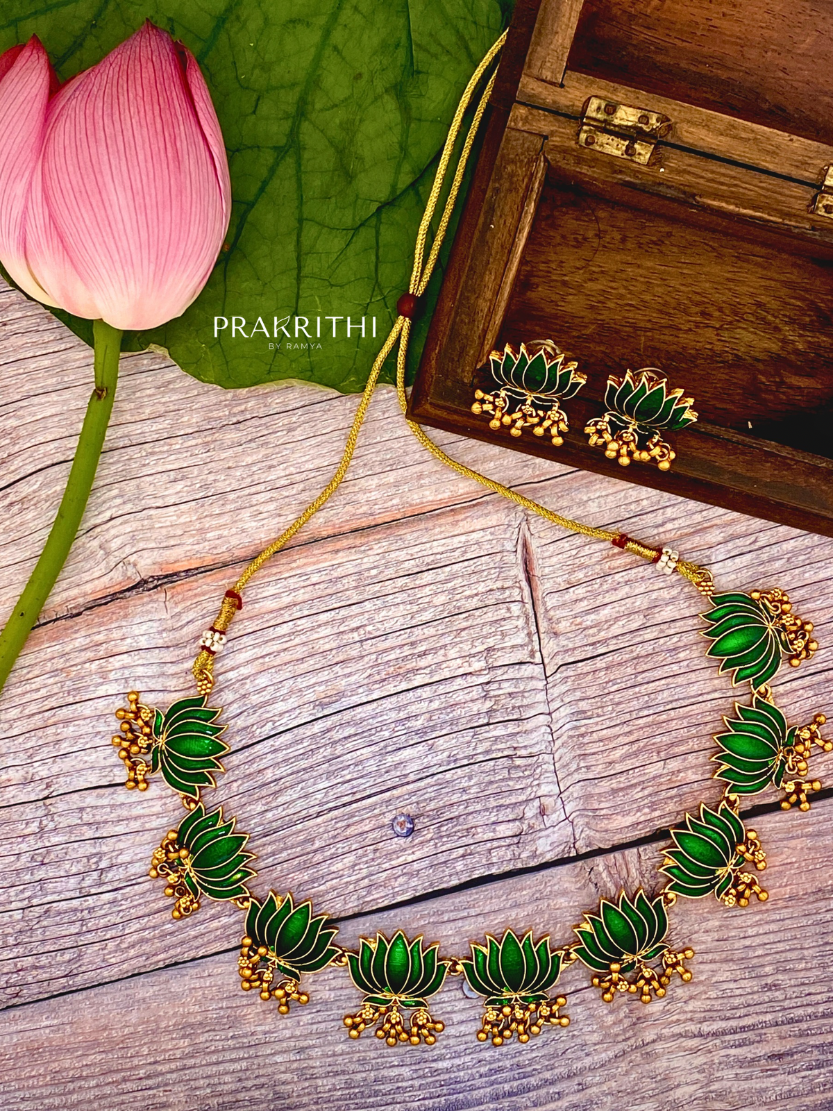 Green lotus gunguroo Necklace- JN29